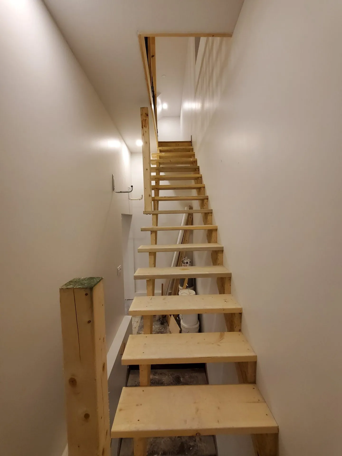 Agrandissement sur mesure – Garage et espace de rangement — photo 3