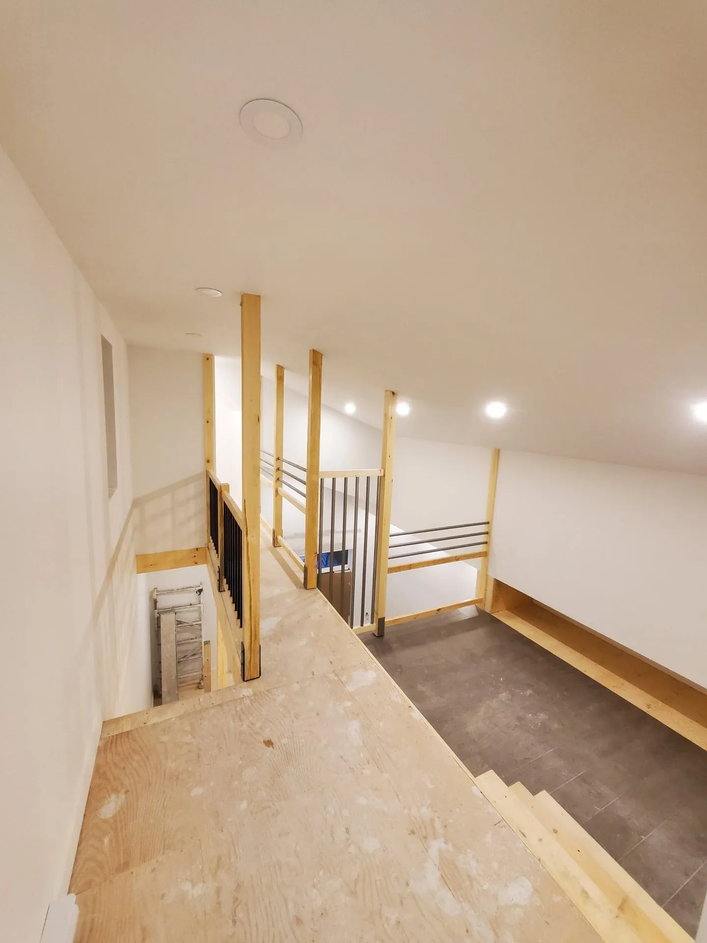Agrandissement sur mesure – Garage et espace de rangement — photo 4